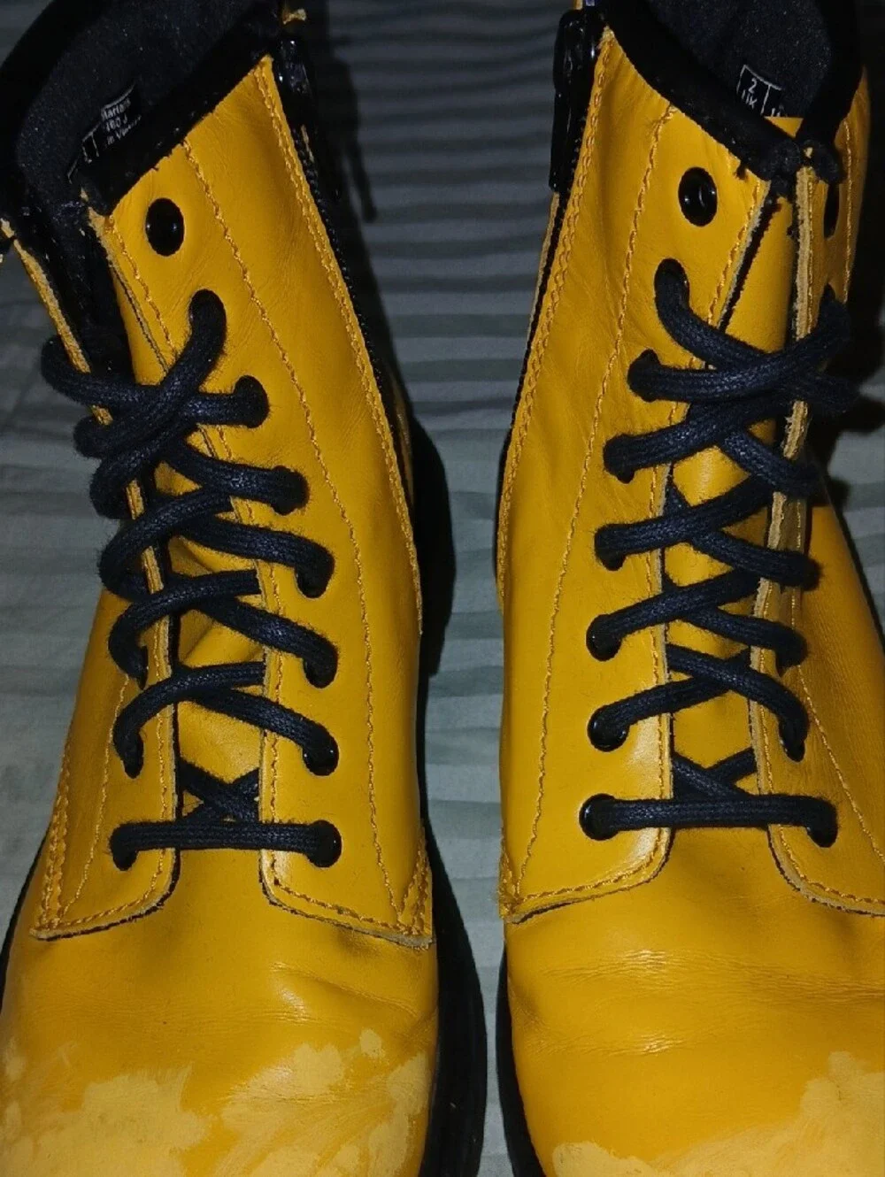 Dr Martens Junior Yellow Leather Lace-Up Combat Boots Sz: 3